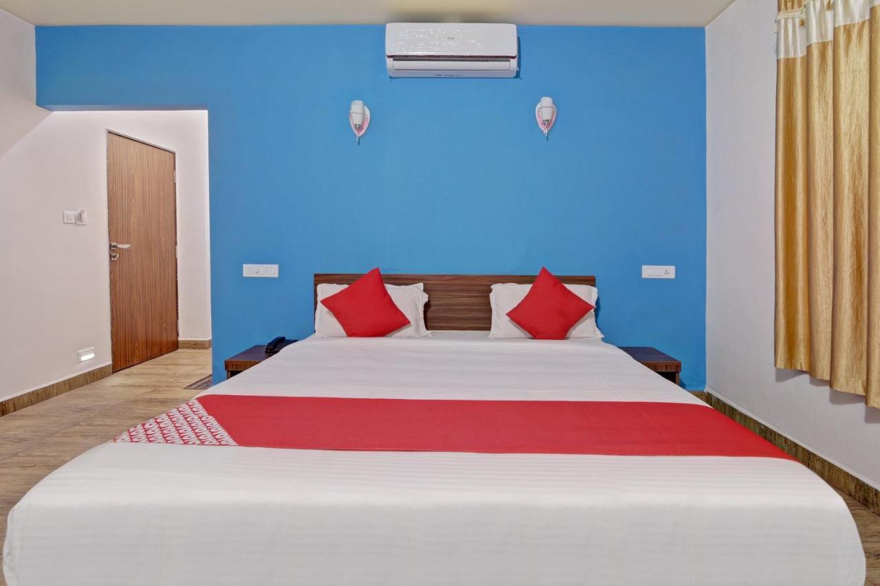 Oyo 48704 Rashi Farms Otel Hubli Dış mekan fotoğraf