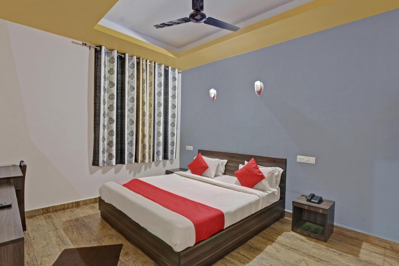 Oyo 48704 Rashi Farms Otel Hubli Dış mekan fotoğraf