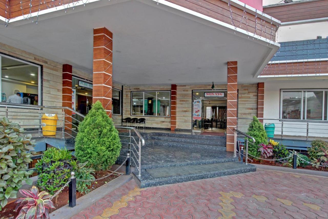 Oyo 48704 Rashi Farms Otel Hubli Dış mekan fotoğraf